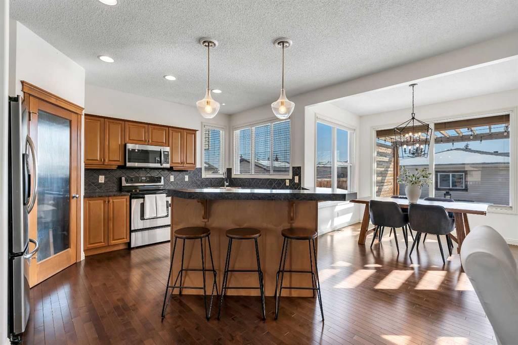 87 Prestwick Close SE, Calgary — photo 5 of 40