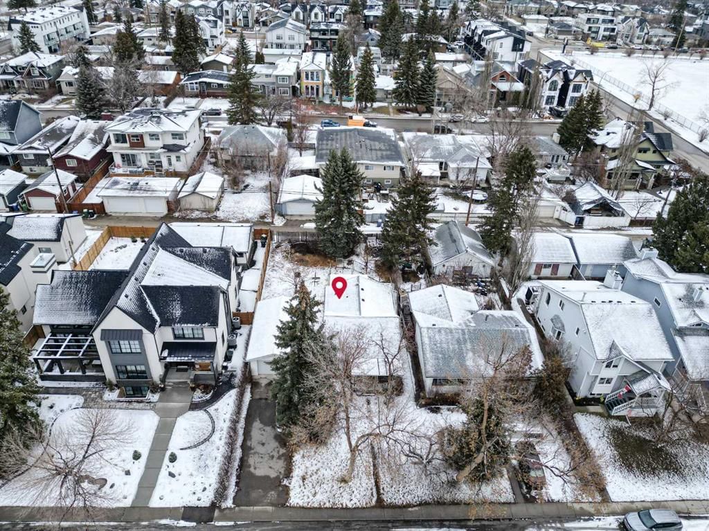 2014 52 Avenue SW, Calgary — photo 3 of 12