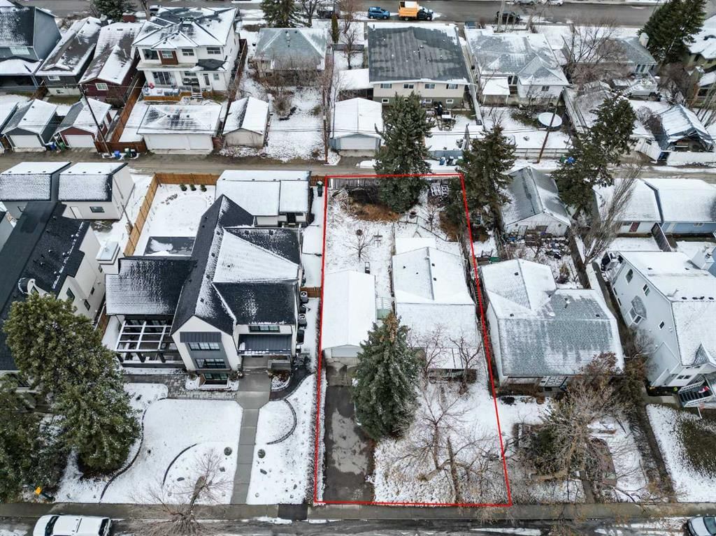 2014 52 Avenue SW, Calgary — photo 4 of 12