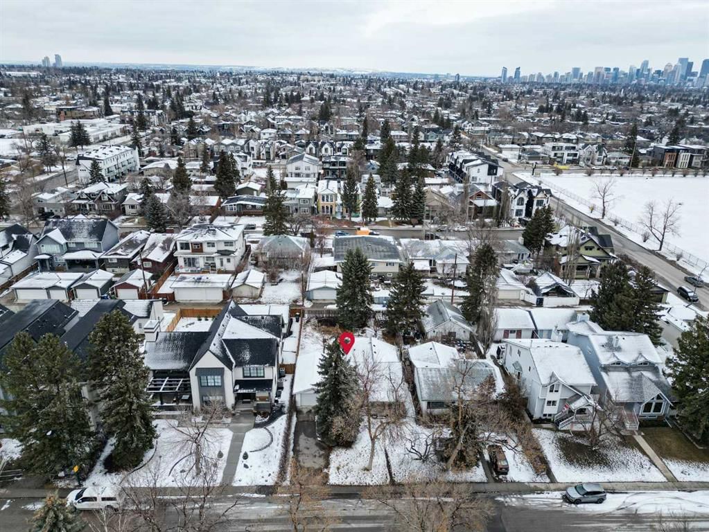 2014 52 Avenue SW, Calgary — photo 5 of 12