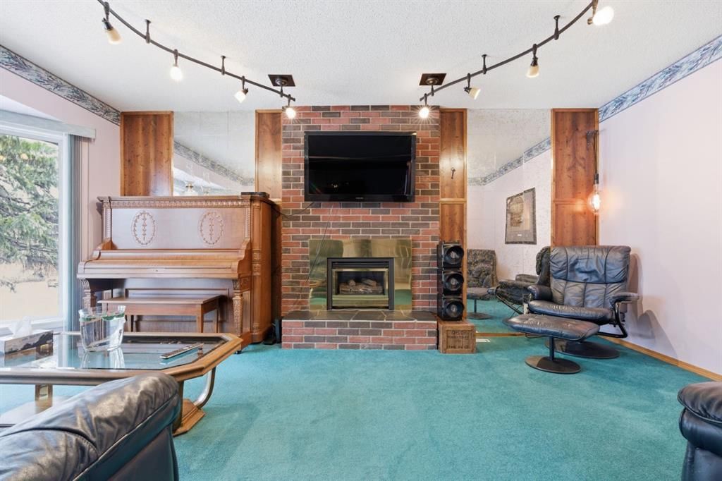 3735 28 Street SE, Calgary — photo 3 of 47