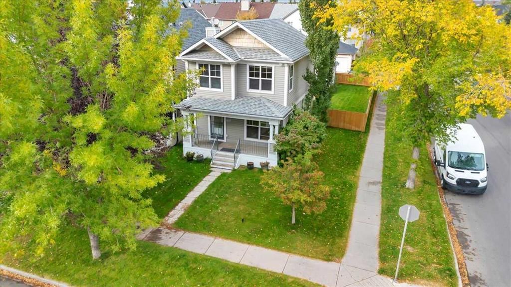 144 Prestwick Avenue, Calgary — photo 4 of 38