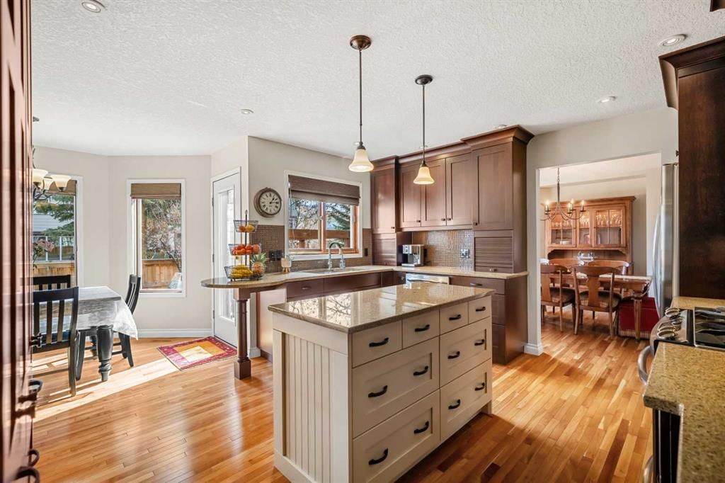 14 Sun Harbour Way SE, Calgary — photo 4 of 45
