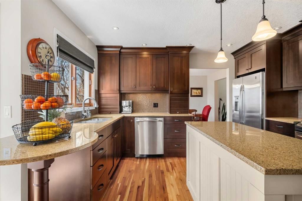 14 Sun Harbour Way SE, Calgary — photo 5 of 45