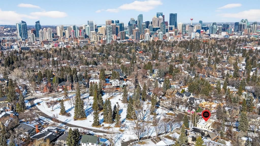 1301 Cabot Street SW, Calgary — photo 5 of 50
