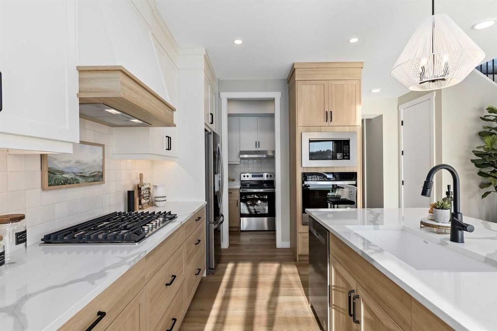 15 Creekstone Green SW, Calgary — photo 3 of 20