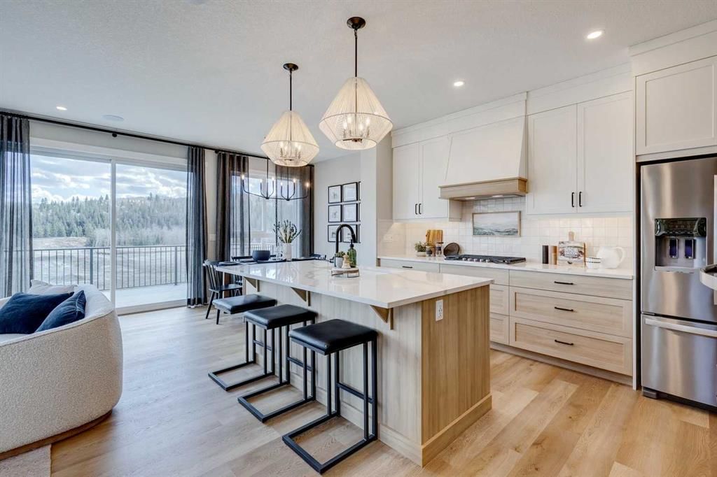 15 Creekstone Green SW, Calgary — photo 4 of 20