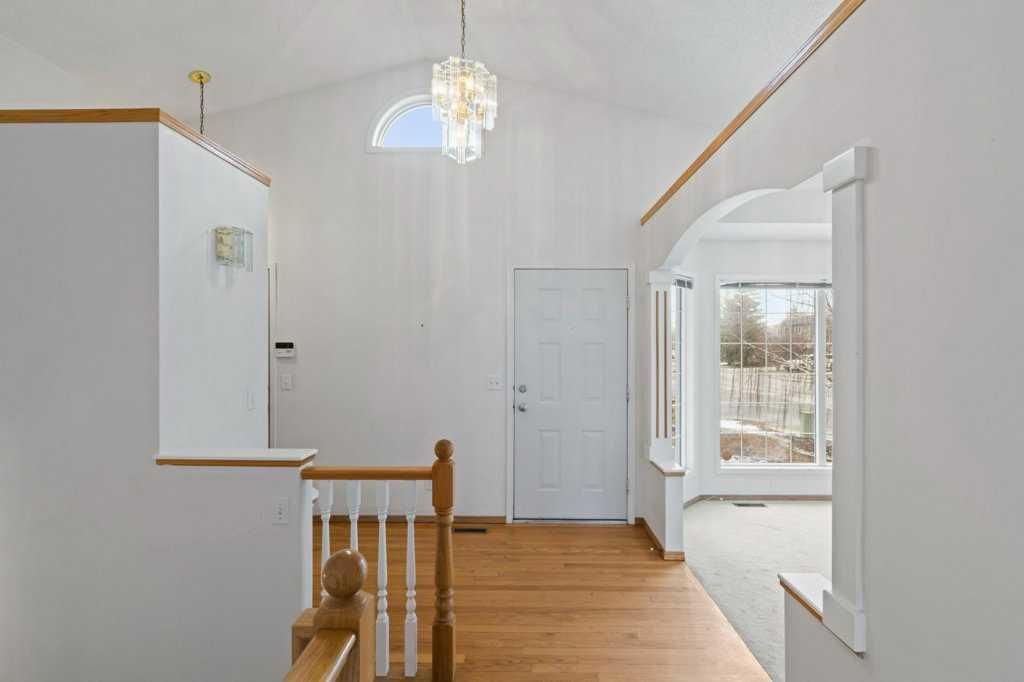 179 Sunlake Way SE, Calgary — photo 4 of 30