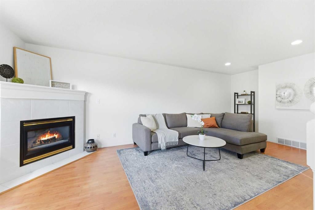 1, 2106 35 Avenue SW, Calgary — photo 4 of 44