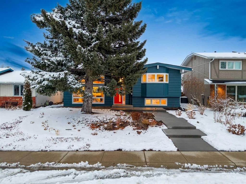 16 Lake Twintree Place SE, Calgary — photo 4 of 50