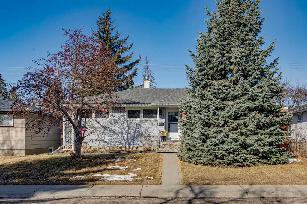 407 Arlington Drive SE, Calgary — main listing photo