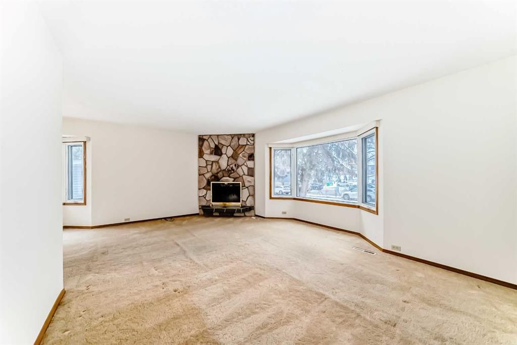 5116 33 Street NW, Calgary — photo 5 of 50