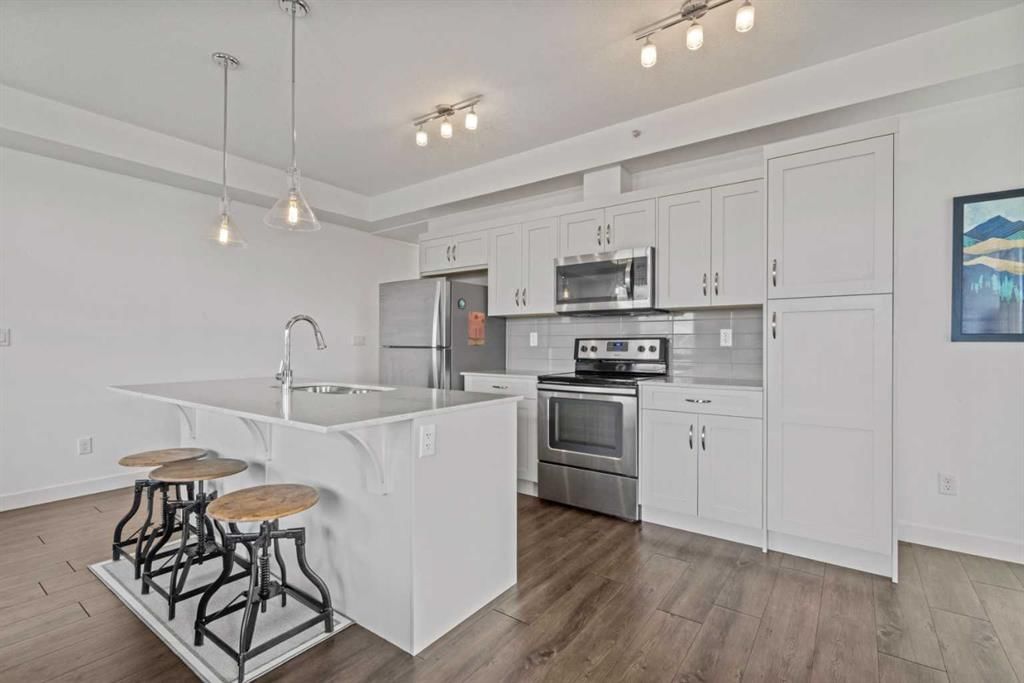 404, 10 Walgrove Walk SE, Calgary — photo 3 of 20