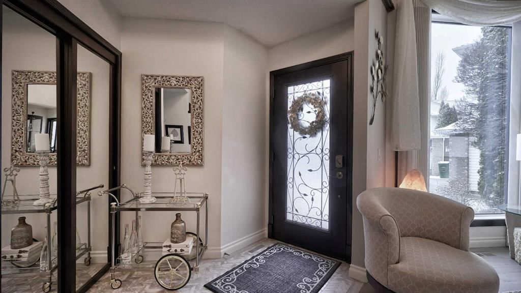 125 Riverview Place SE, Calgary — photo 3 of 40