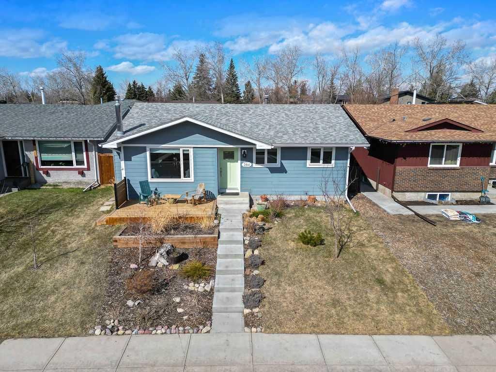 264 Midridge Crescent SE, Calgary — photo 2 of 50