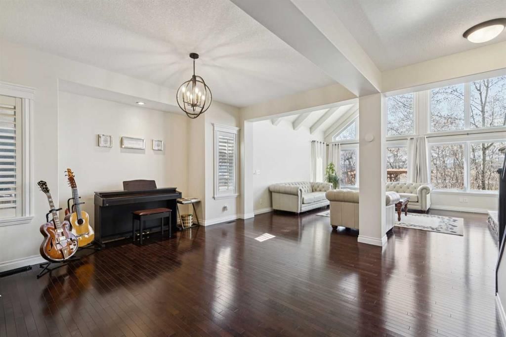 103 West Coach Way SW, Calgary — photo 5 of 46