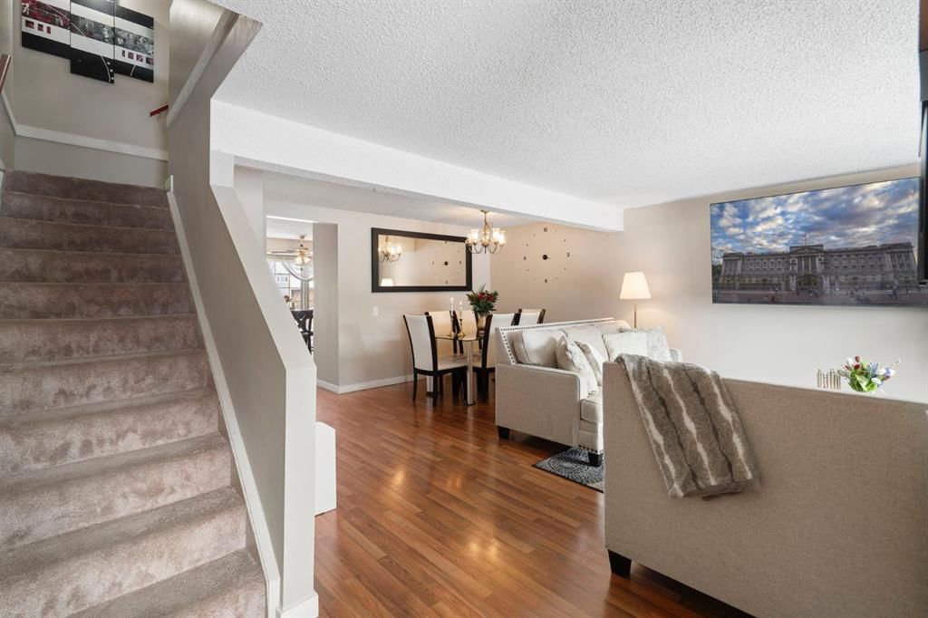89 bermuda Lane NW, Calgary — photo 5 of 35