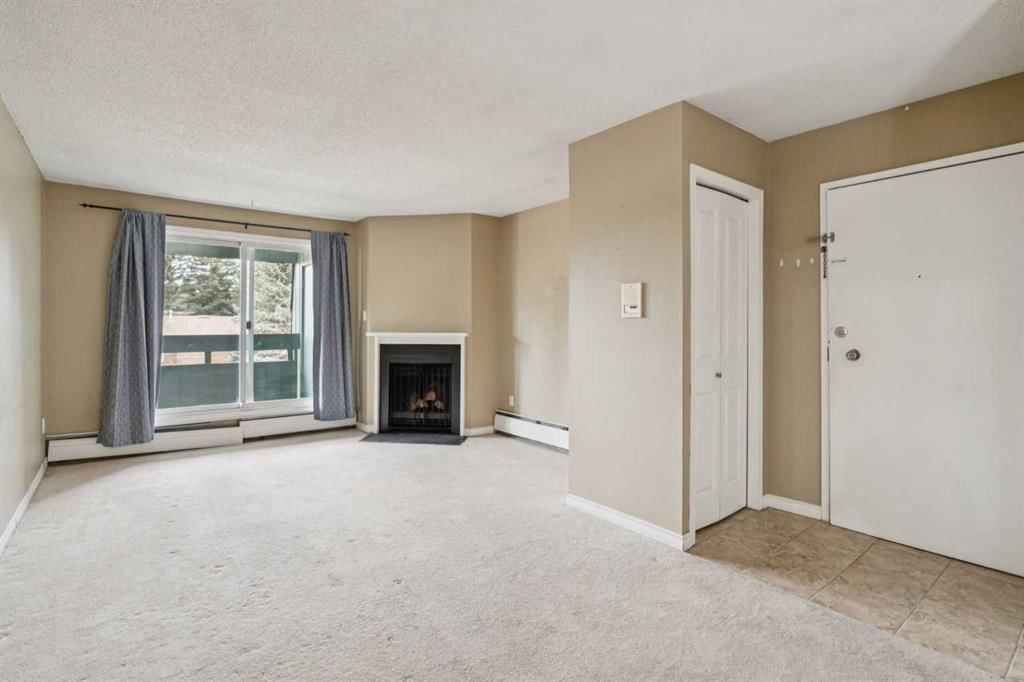 9302, 315 Southampton Drive SW, Calgary — photo 2 of 24