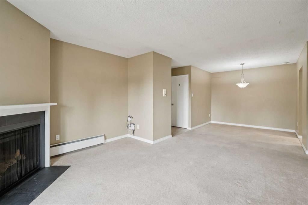 9302, 315 Southampton Drive SW, Calgary — photo 4 of 24