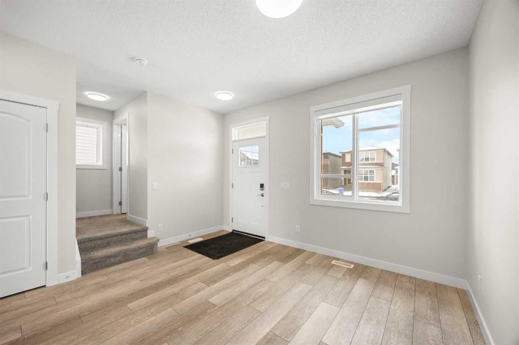 507 Lucas Boulevard NW, Calgary — photo 2 of 42