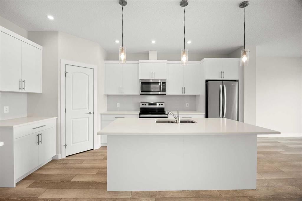 507 Lucas Boulevard NW, Calgary — photo 5 of 42