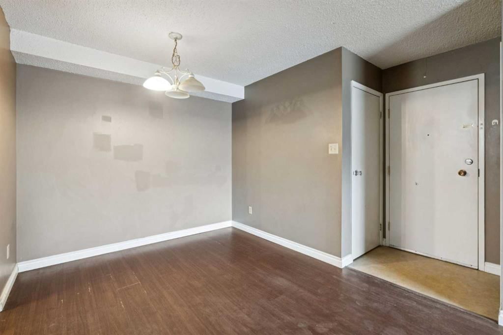 5111, 315 Southampton Drive SW, Calgary — photo 2 of 20