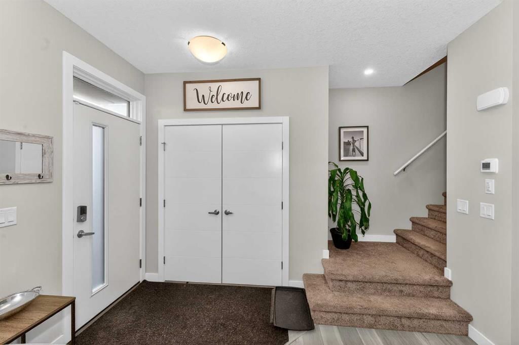 1305 Sage Meadows Gardens NW, Calgary — photo 5 of 27