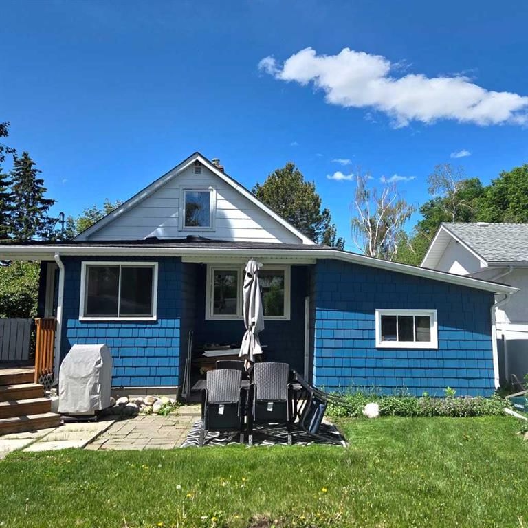 928 18A Street NE, Calgary — photo 3 of 34