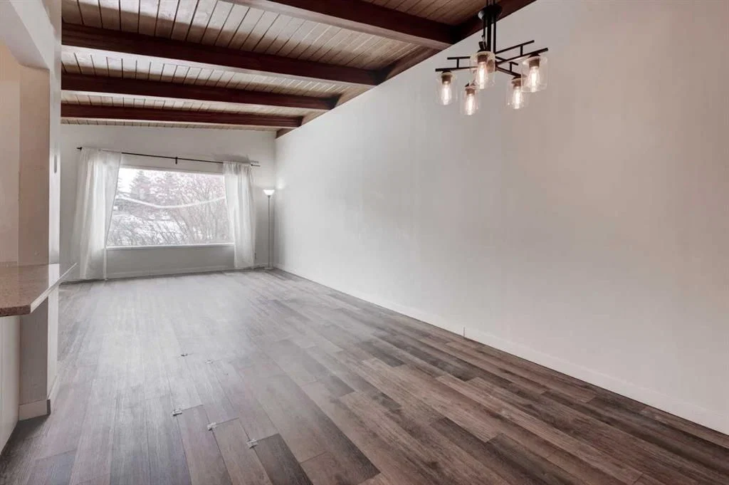 717 67 Avenue SW, Calgary — photo 3 of 31