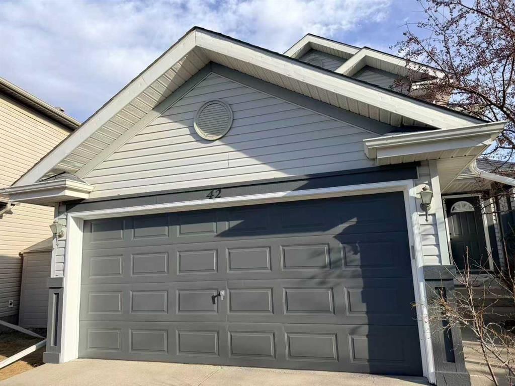 42 Somerside Place SW, Calgary — photo 2 of 24
