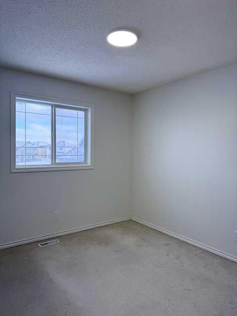 42 Somerside Place SW, Calgary — photo 4 of 24