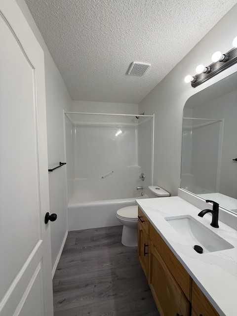 42 Somerside Place SW, Calgary — photo 5 of 24
