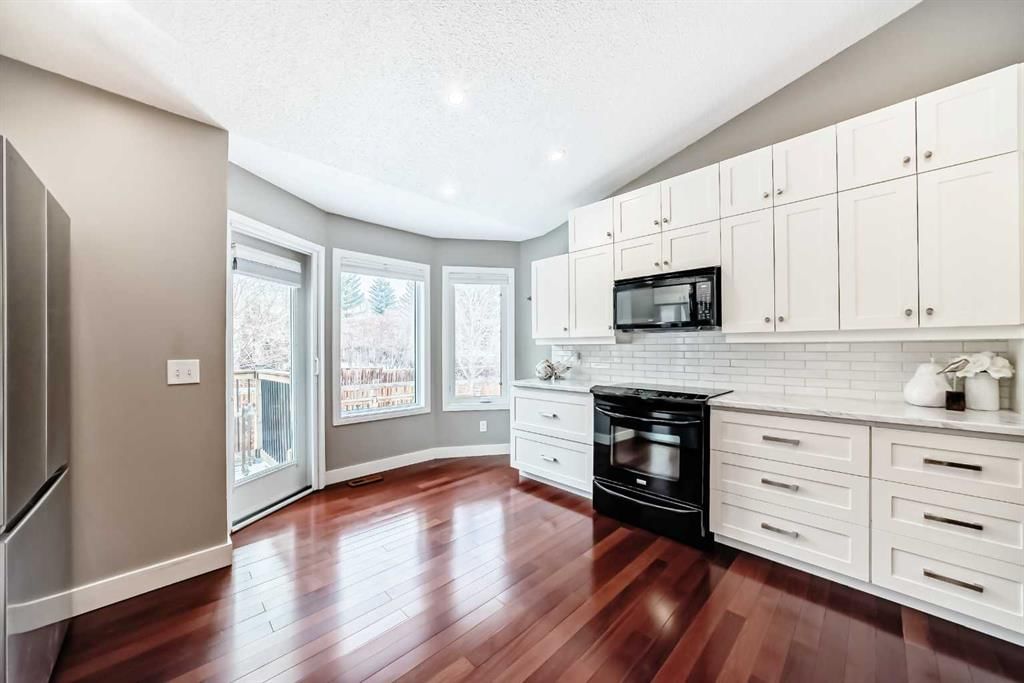 173 Shannon Hill SW, Calgary — photo 5 of 50