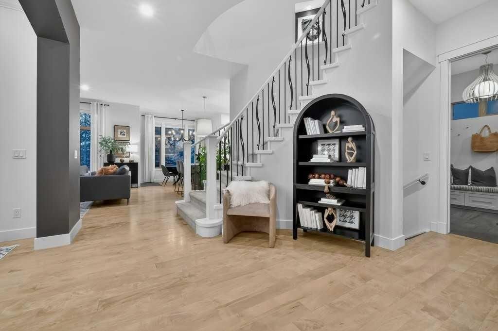 55 Cougar Plateau Circle SW, Calgary — photo 3 of 49
