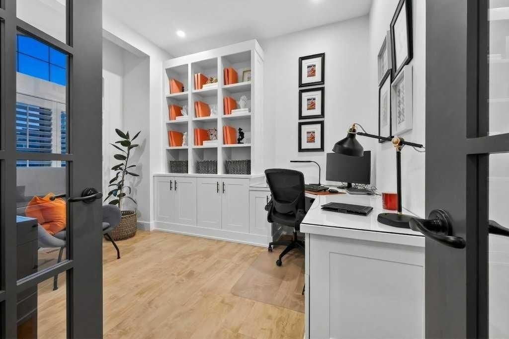55 Cougar Plateau Circle SW, Calgary — photo 5 of 49