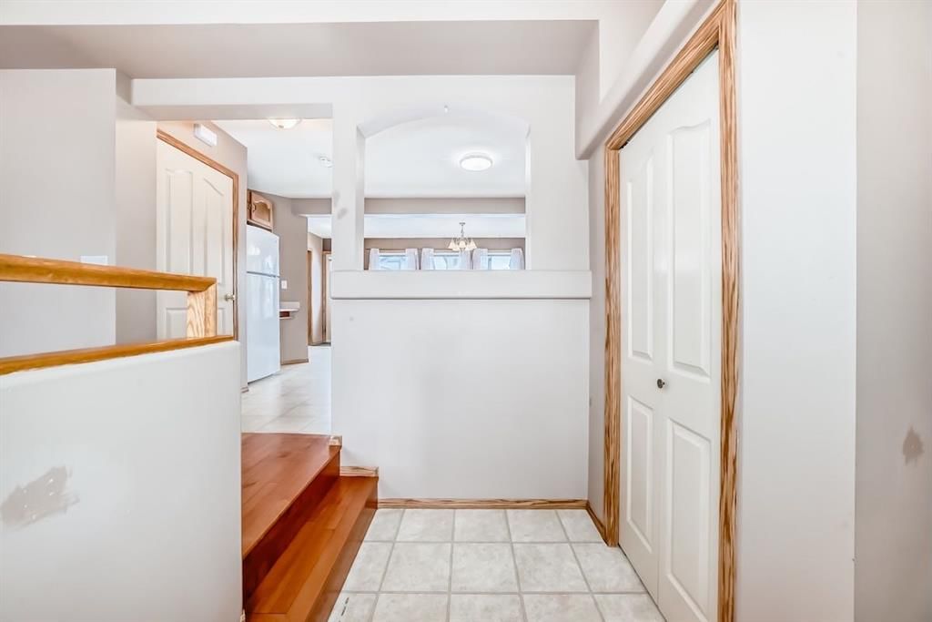 11 Coventry Link NE, Calgary — photo 4 of 49