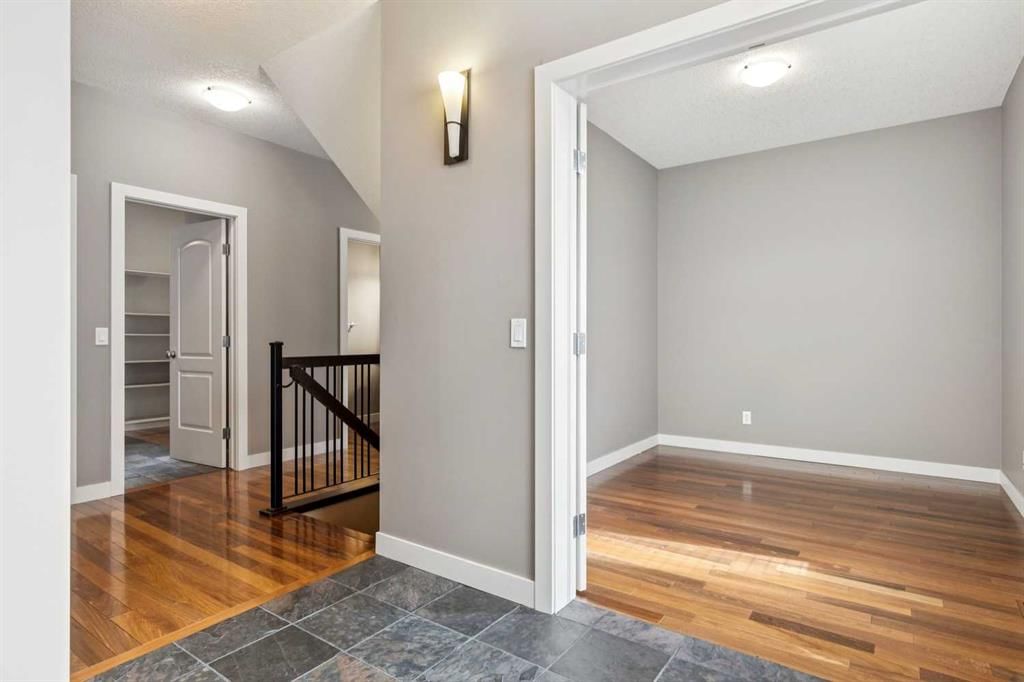 25 Mahogany Square SE, Calgary — photo 4 of 50