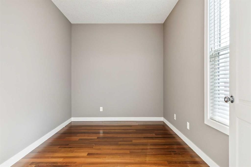 25 Mahogany Square SE, Calgary — photo 5 of 50