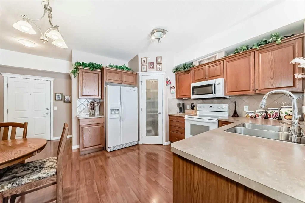 276, 15 Everstone Drive SW, Calgary — photo 5 of 32