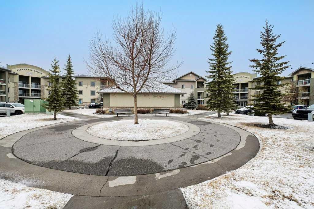2108, 2518 Fish Creek Boulevard SW, Calgary — photo 2 of 36