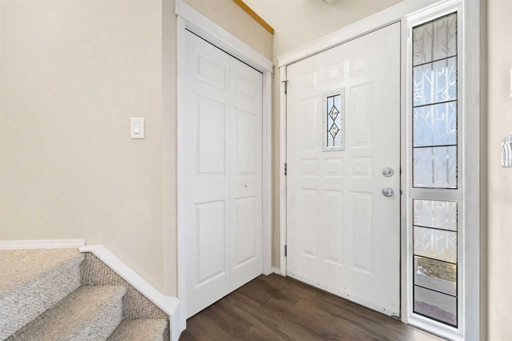 40 Eversyde Circle SW, Calgary — photo 3 of 48