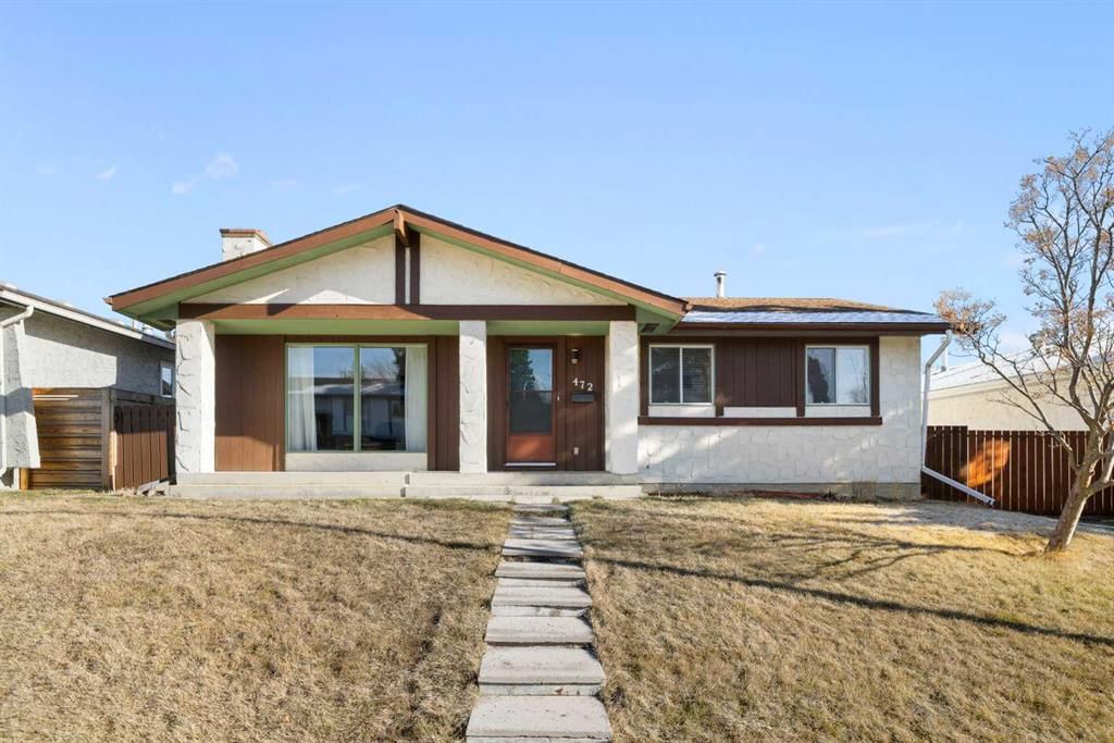 472 Cedarpark Drive SW, Calgary — photo 2 of 41