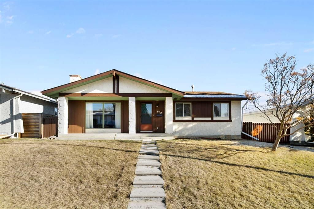 472 Cedarpark Drive SW, Calgary — photo 4 of 41