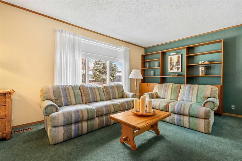 128 Parkland Place SE, Calgary — photo 3 of 50