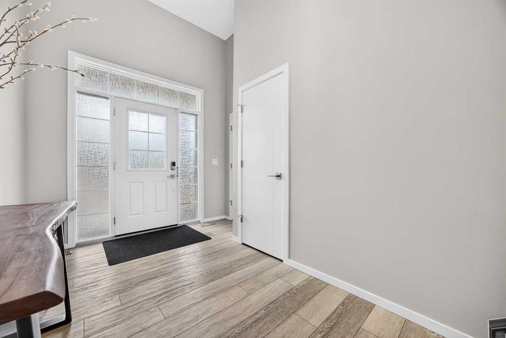 73 Yorkstone Heath SW, Calgary — photo 3 of 50