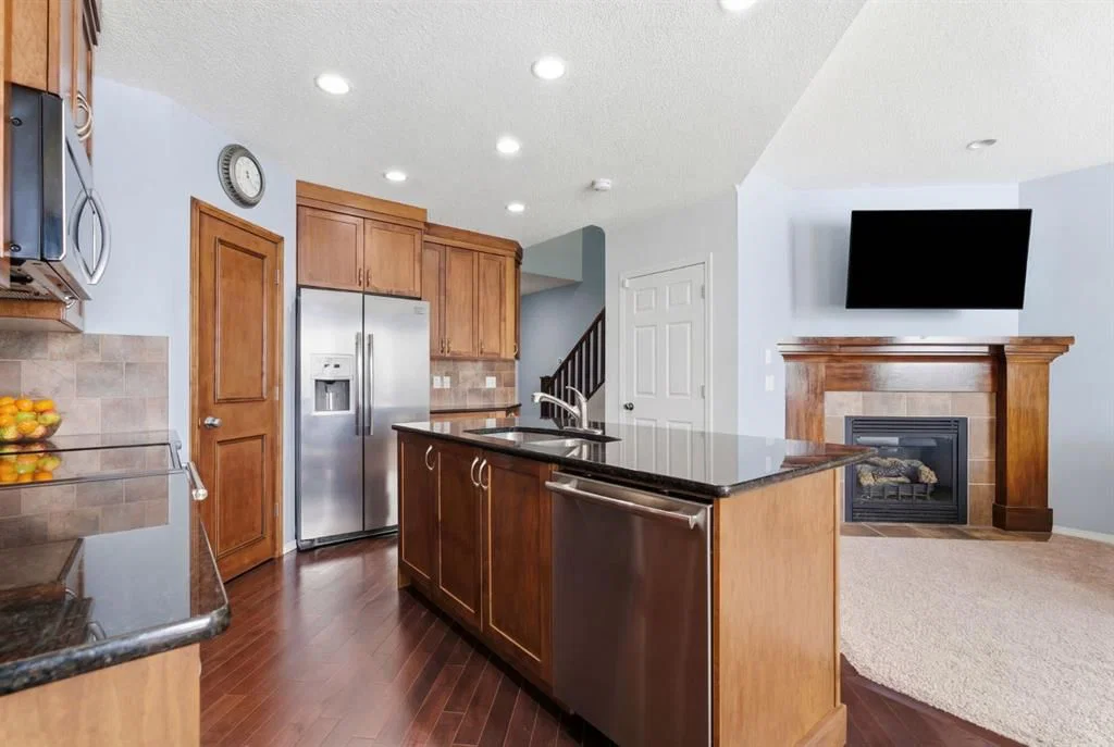 512 Panatella Square NW, Calgary — photo 3 of 48
