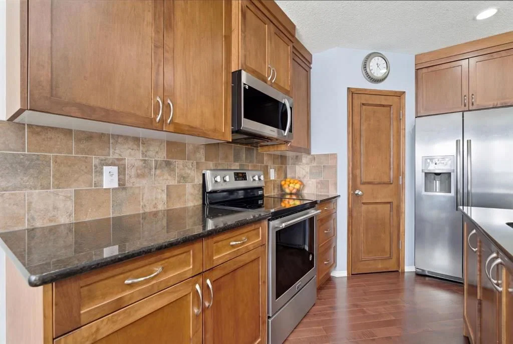 512 Panatella Square NW, Calgary — photo 5 of 48