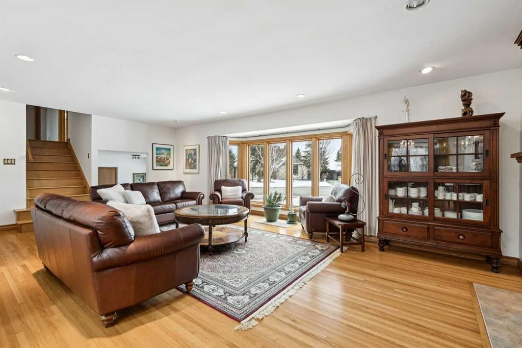 4104 Crestview Road SW, Calgary — photo 3 of 25