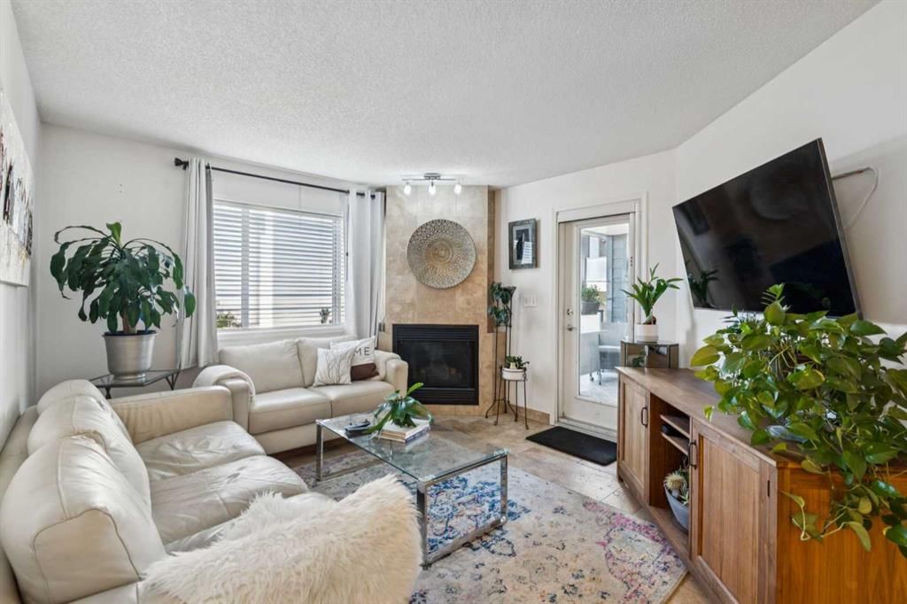 204, 30 Sierra Morena Mews SW, Calgary — photo 2 of 22