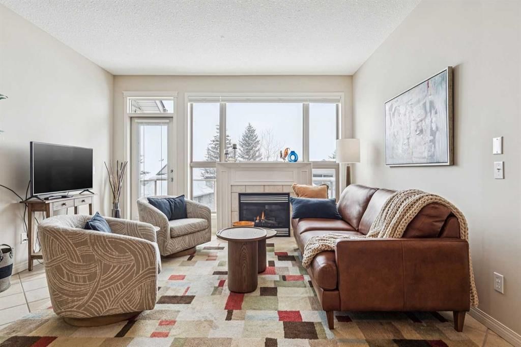 245 Springbank Terrace SW, Calgary — photo 2 of 24